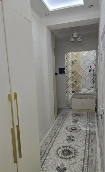 2-комн. квартира, 5 этаж, 70м², Фирдавси