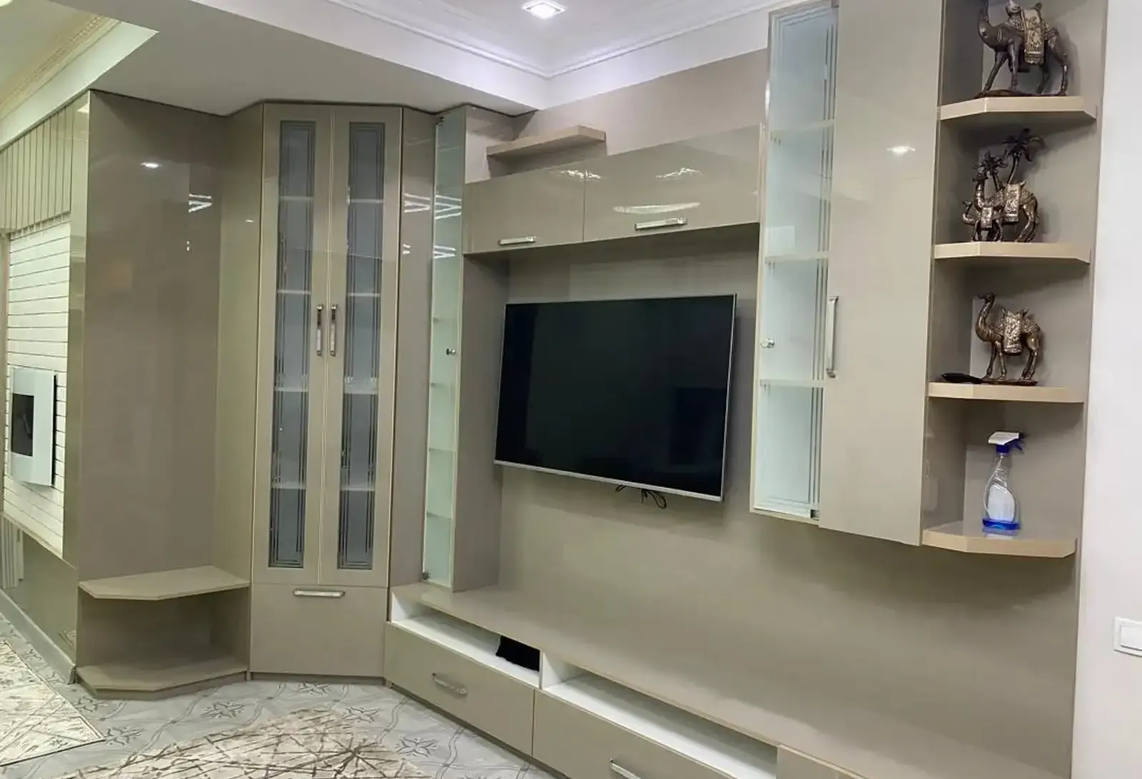 2-комн. квартира, 4 этаж, 70м², ОВИР ПУШТИ ПАРЛАМЕНТ