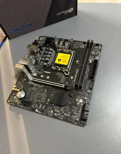 Материнская плата с процессором i3 13100f