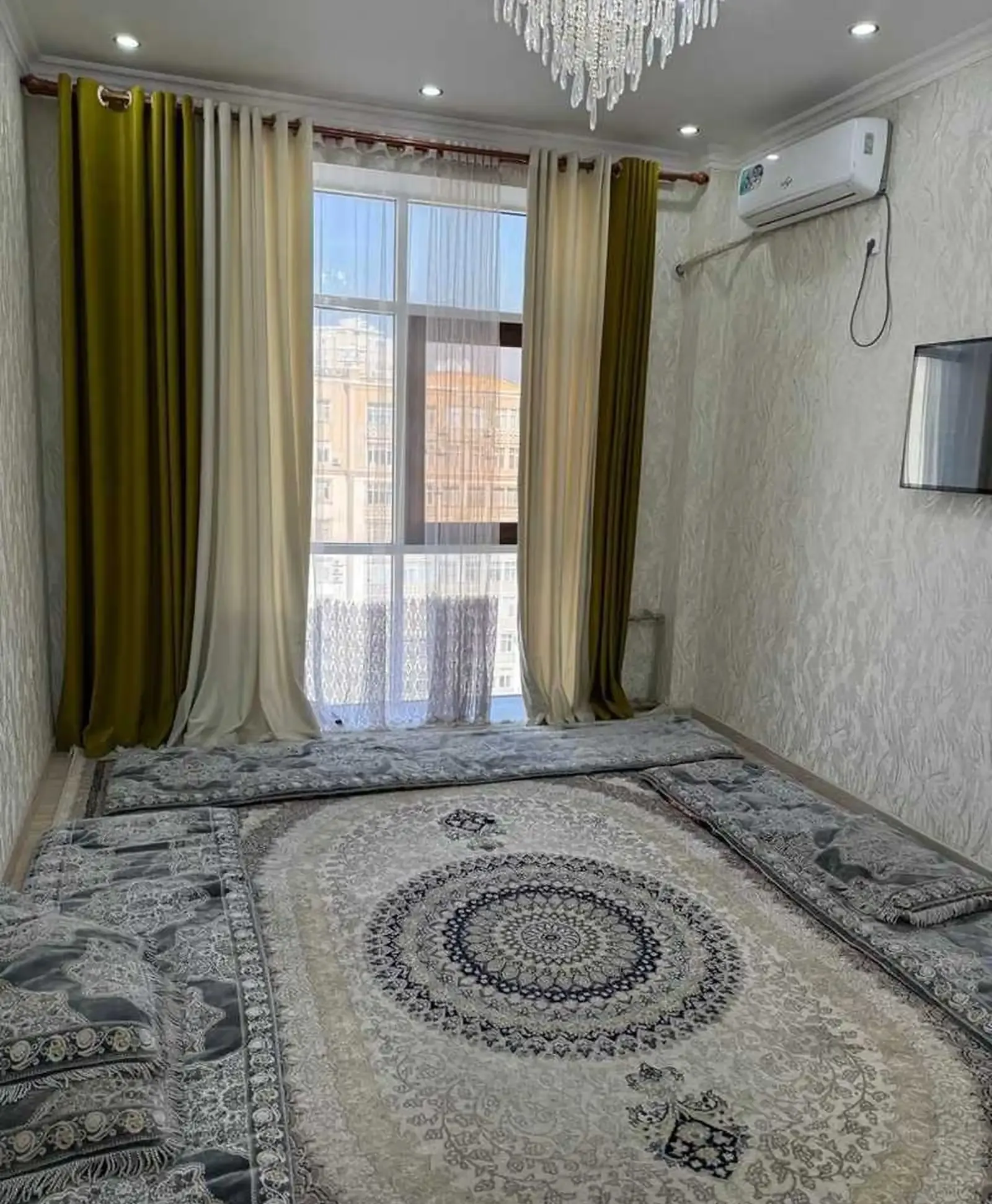 2-комн. квартира, 11 этаж, 62м², Голубой Экран