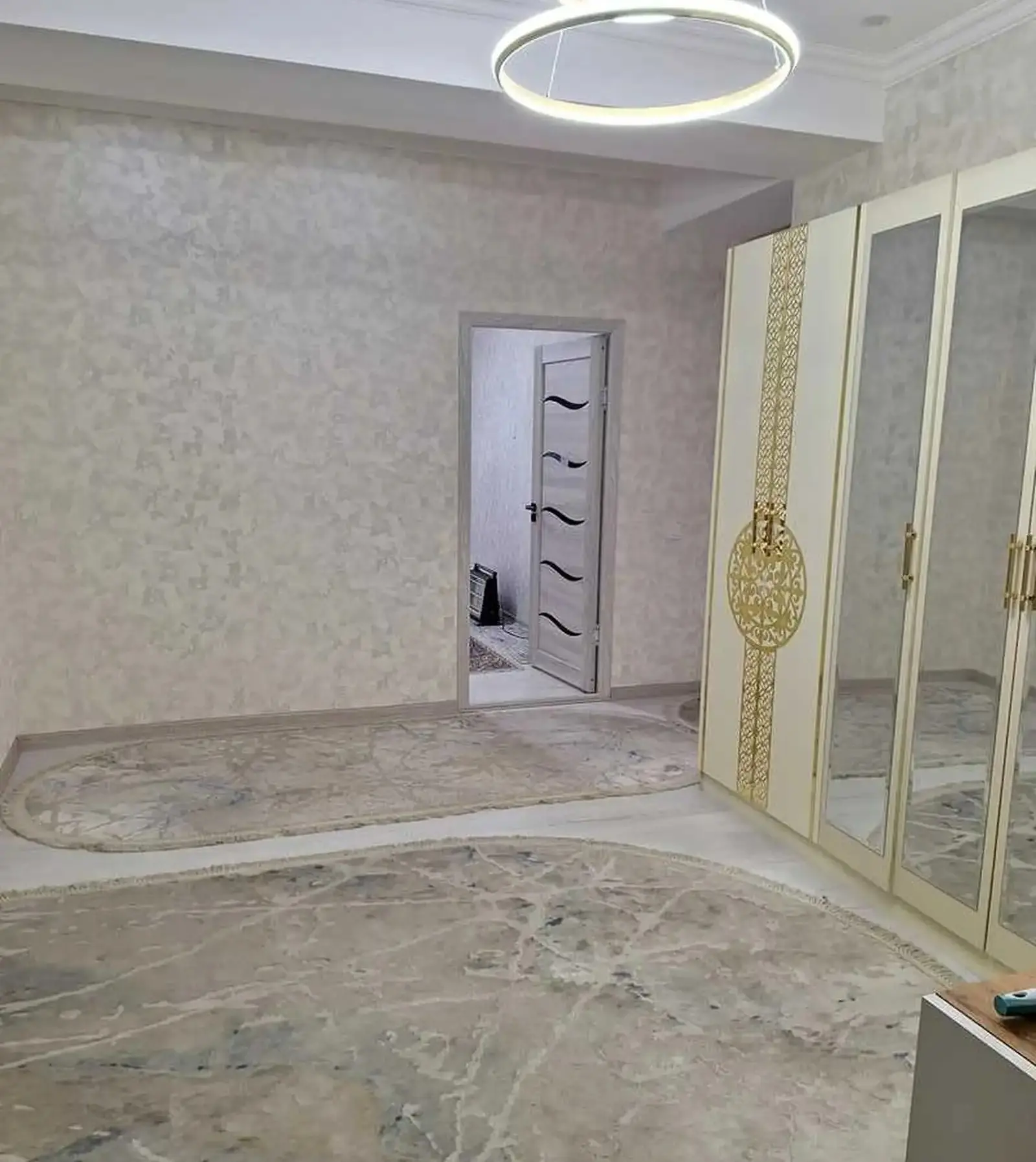 2-комн. квартира, 12 этаж, 90м², Фирдавси