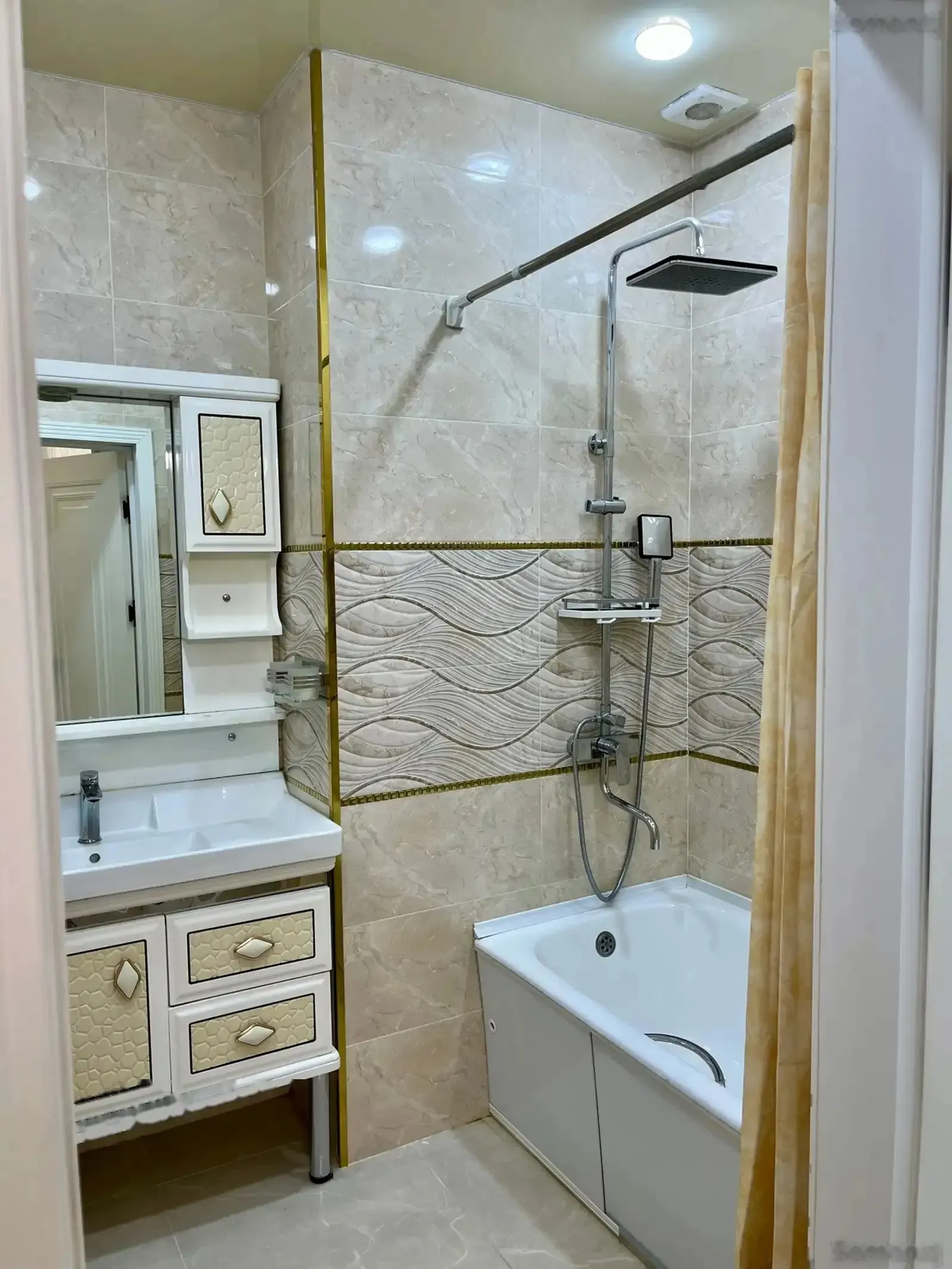 2-комн. квартира, 3 этаж, 80м², Шохмансур