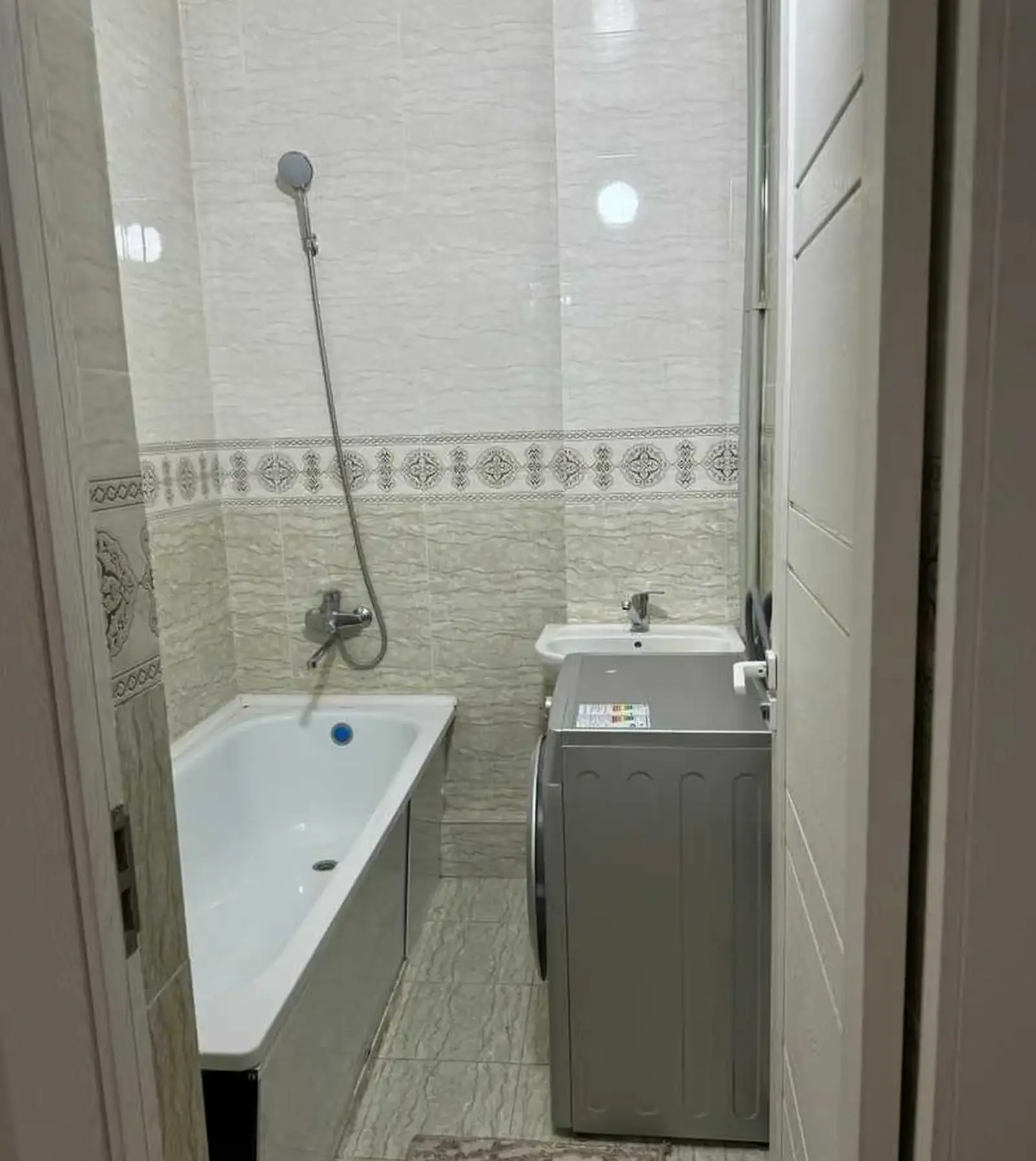 3-комн. квартира, 3 этаж, 100м², Зарафшон