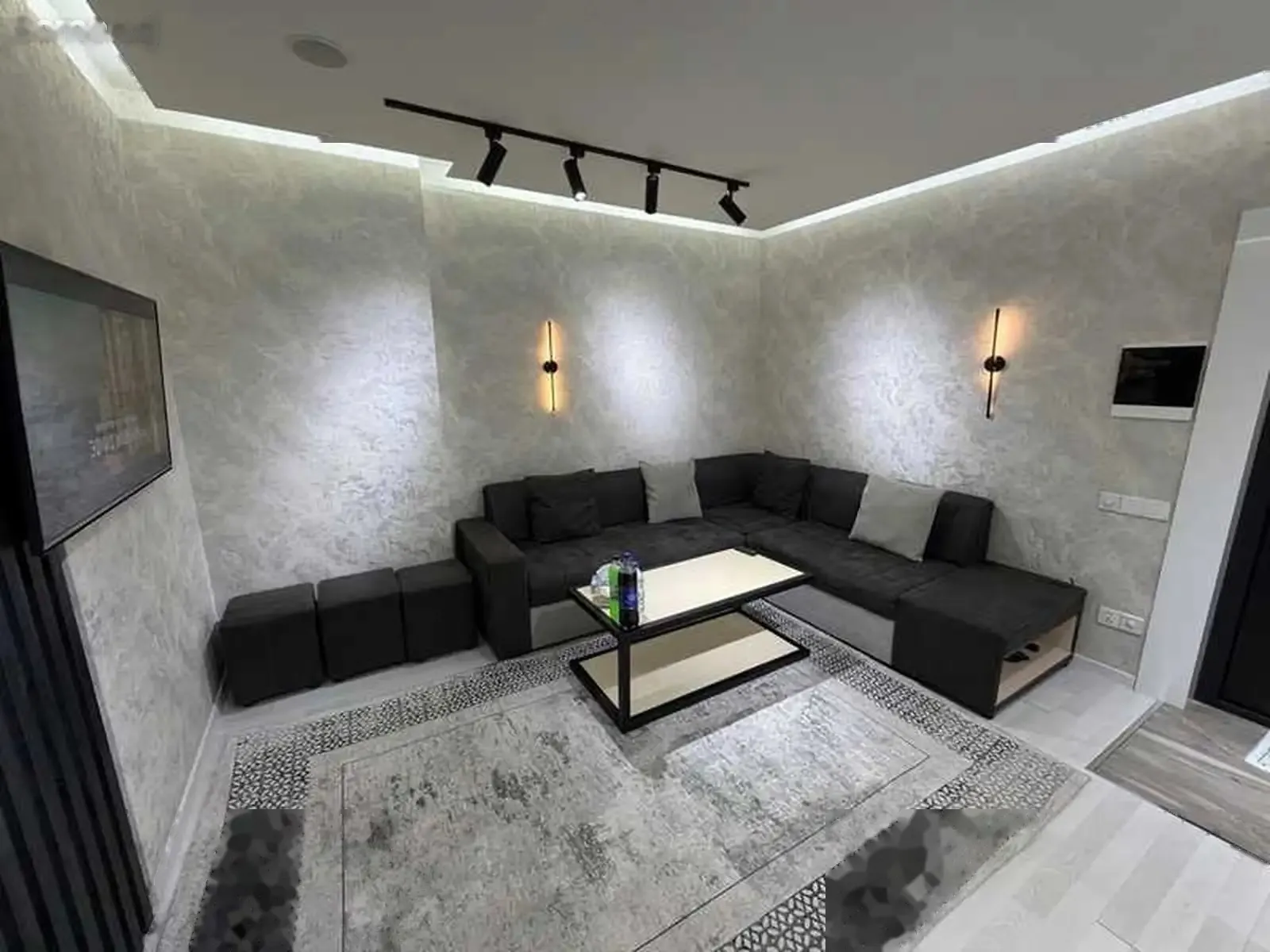 2-комн. квартира, 13 этаж, 75м², Шохмансур