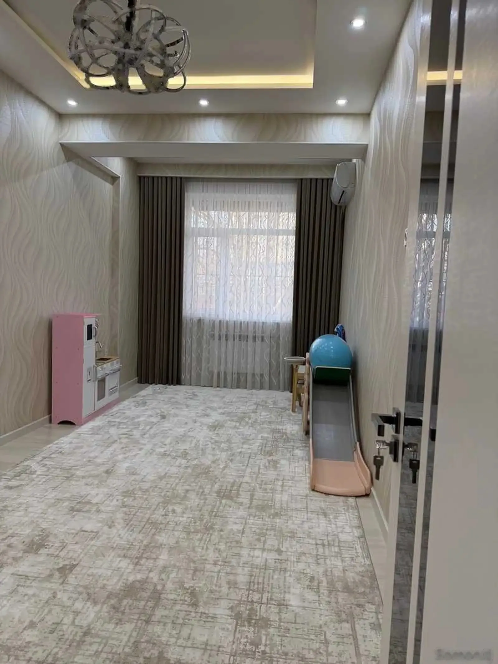 4-комн. квартира, 4 этаж, 120м², И.Сомони