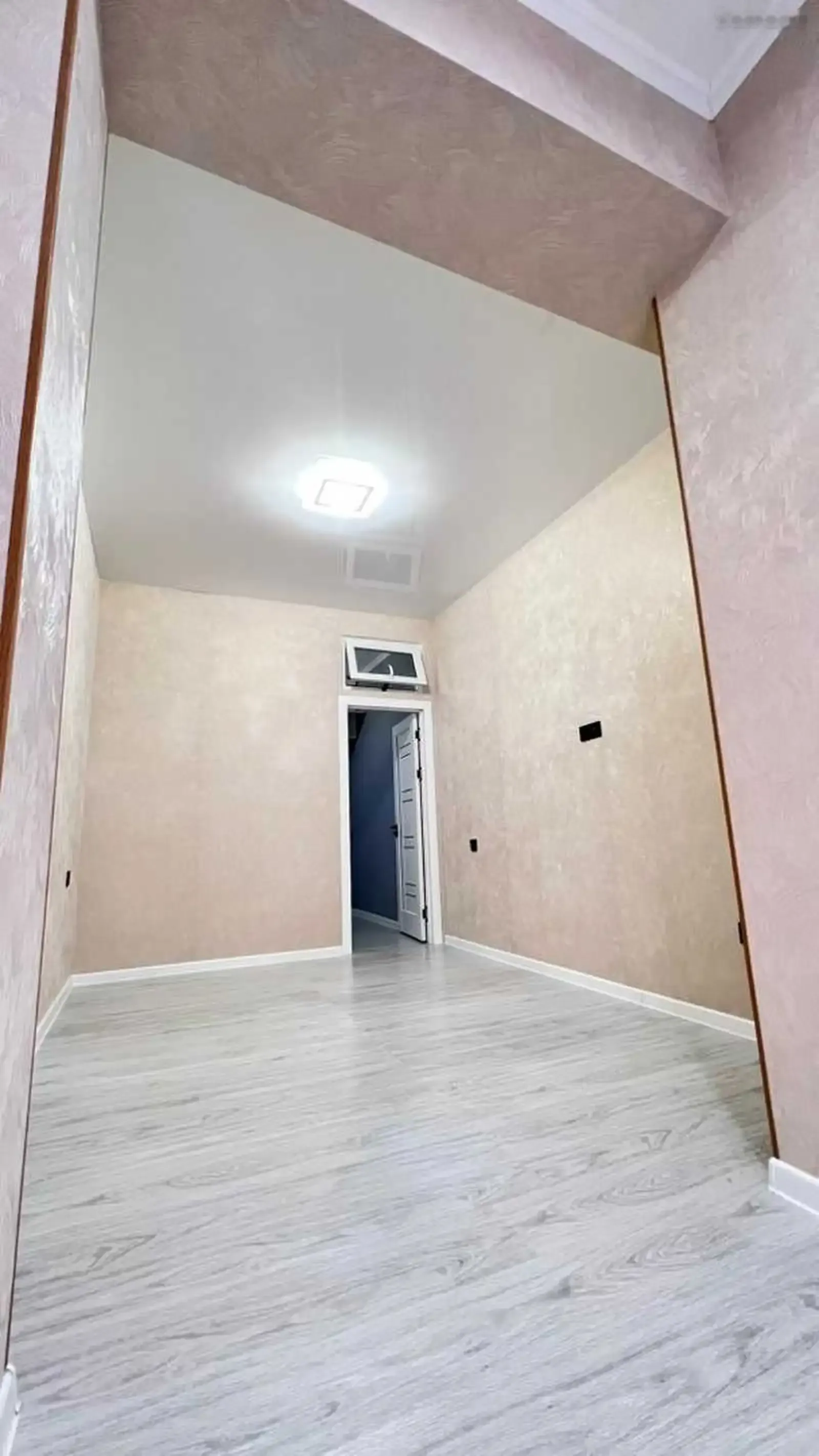 2-комн. квартира, 11 этаж, 65м², Сино, Лучоб