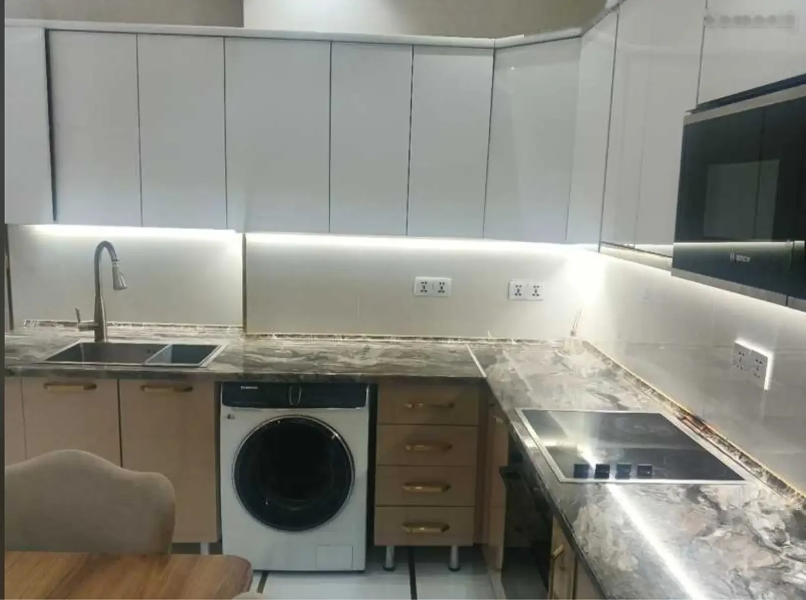2-комн. квартира, 13 этаж, 68м², Скори Шохмансур