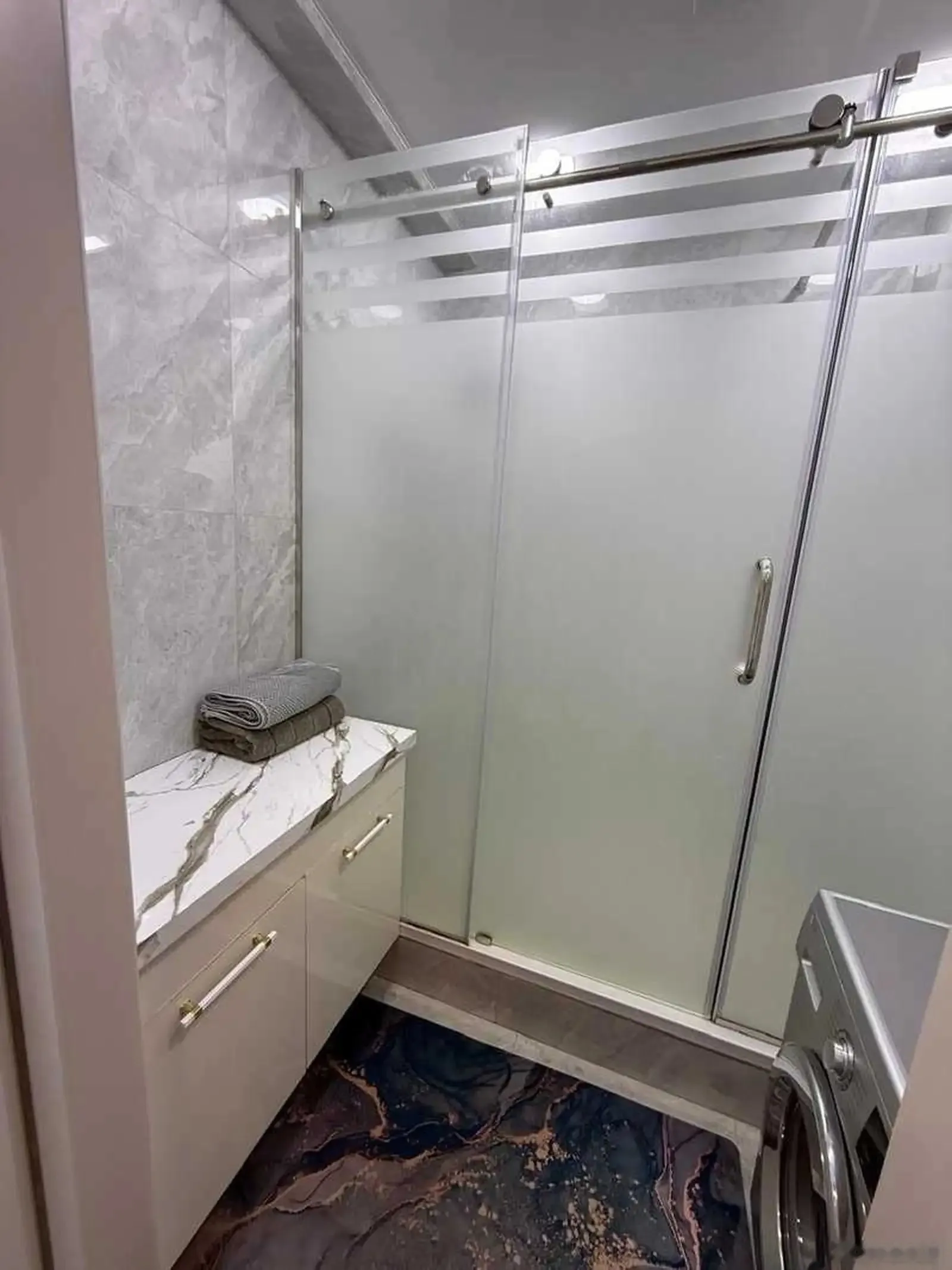 2-комн. квартира, 12 этаж, 90м², Шохмансур