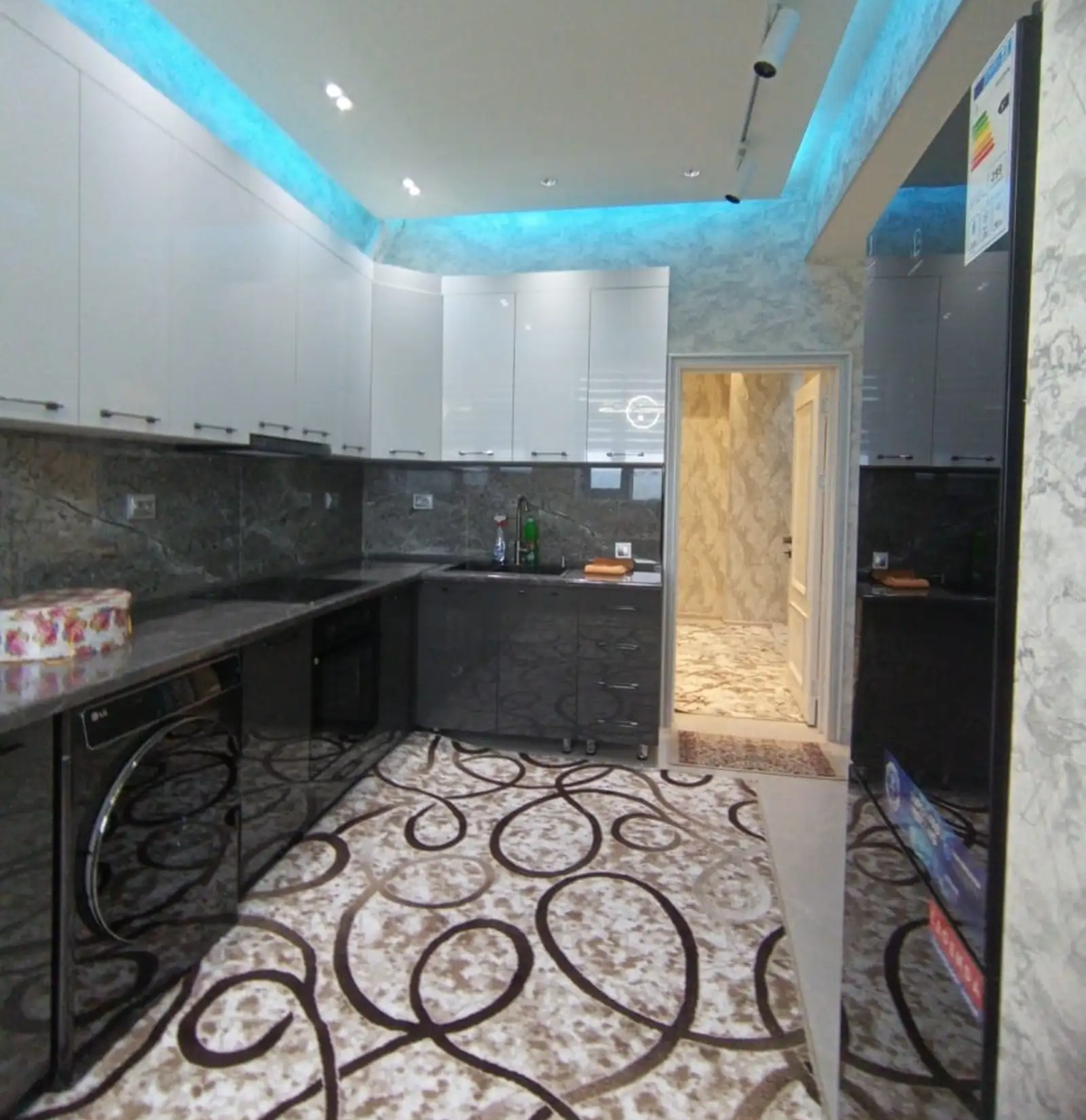 2-комн. квартира, 11 этаж, 80м², Шохмансур, Голубой экран, ру баруи Пайкар