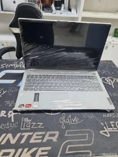 Ноутбук Lenovo AMD Ryzen 7 5700U 4.3 GHz 8 ядрно AMD RADEON 4GB 16gb/512gb