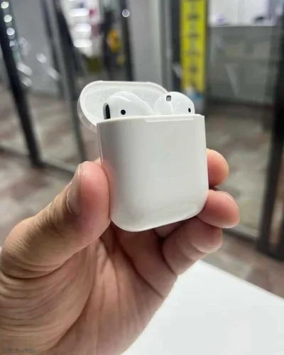 Беспроводные наушники AirPods