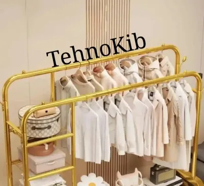 Вешалка для одежды для хранения одежды с полкам