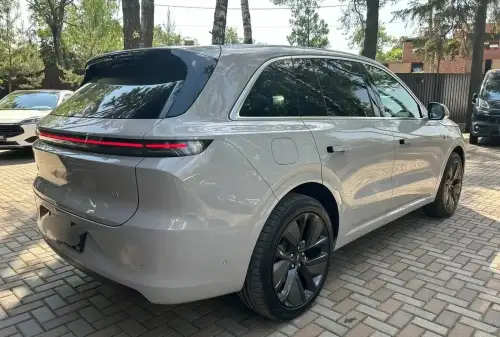 Li Auto (LiXiang) L6,