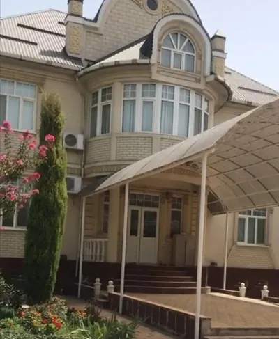 3-этажный, 10 комнатный дом, 600 м², Фирдавси