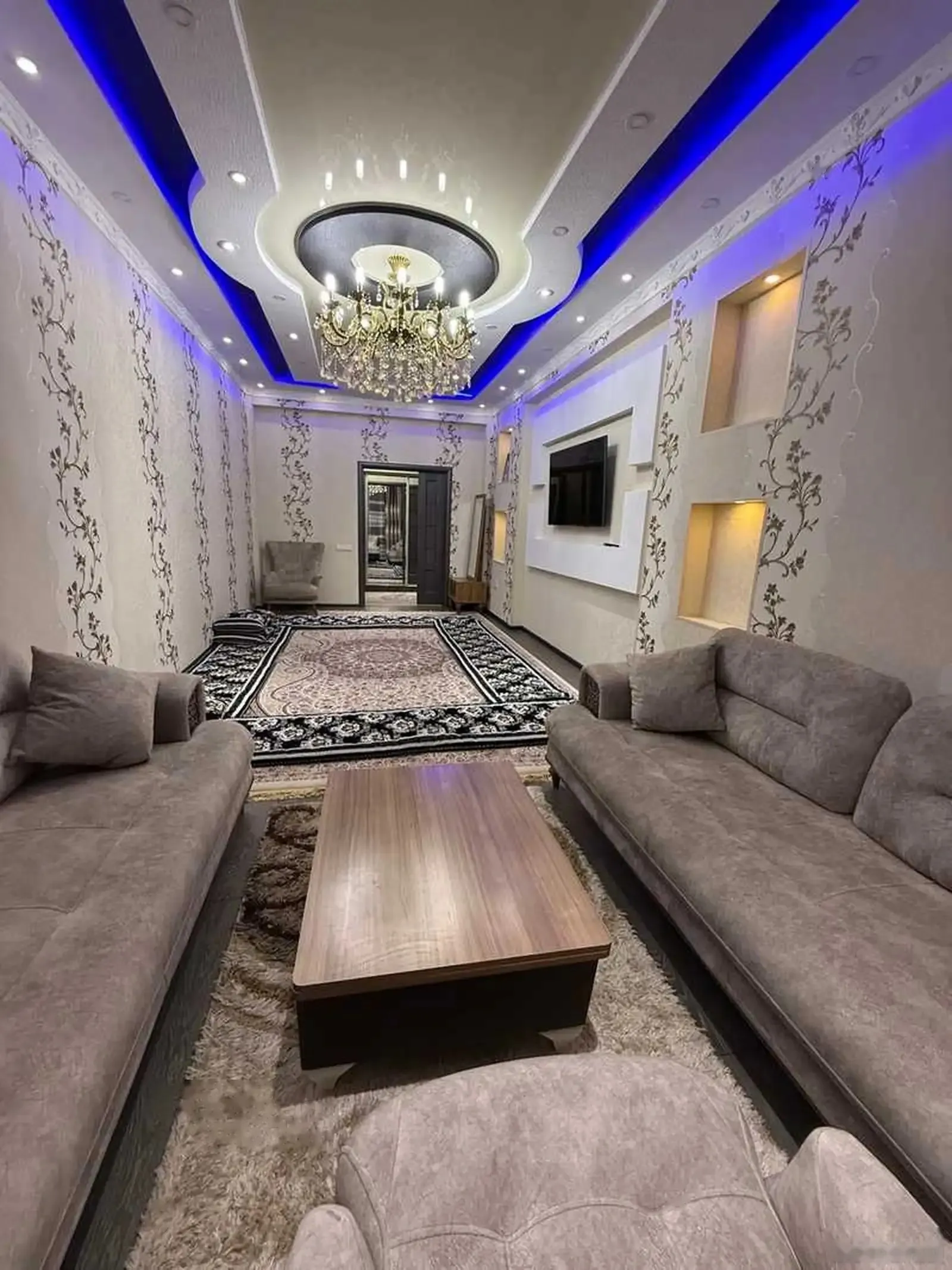 3-комн. квартира, 10 этаж, 90м², доми ёвар