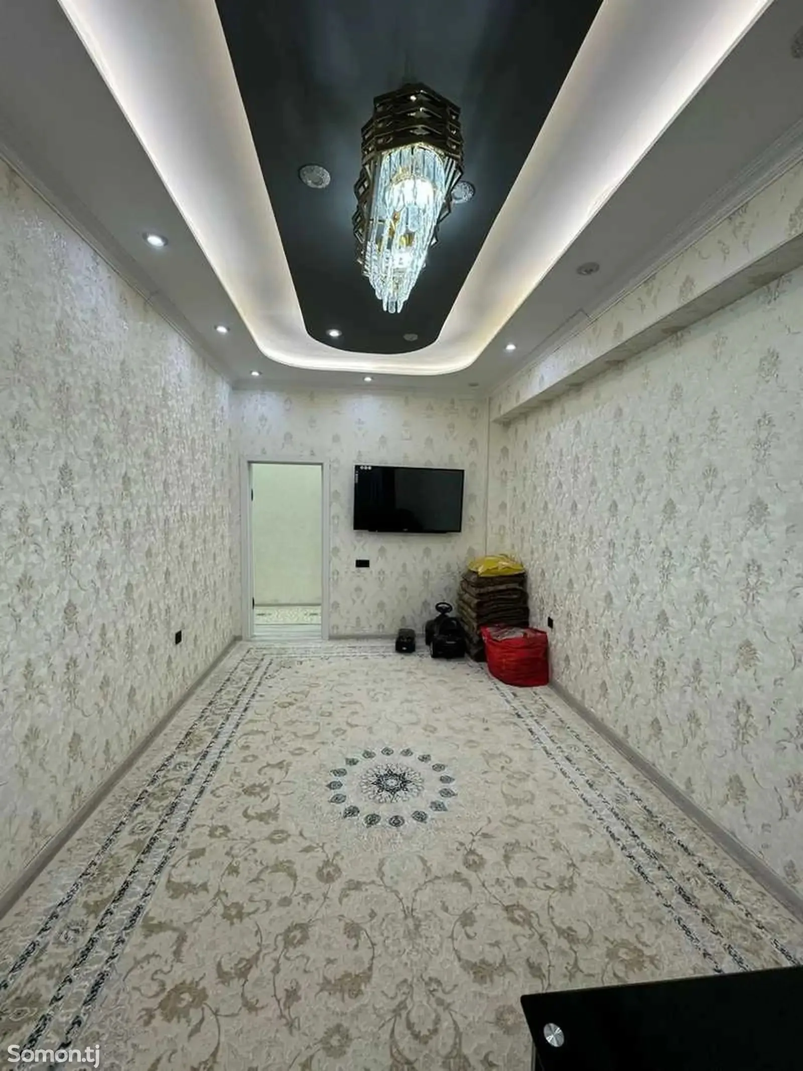 2-комн. квартира, 8 этаж, 70м², голубой экран