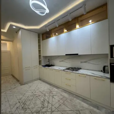3-комн. квартира, 4 этаж, 85м², Сино