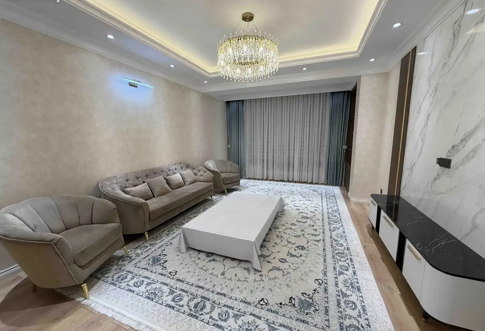 3-комн. квартира, 5 этаж, 130м², Цум