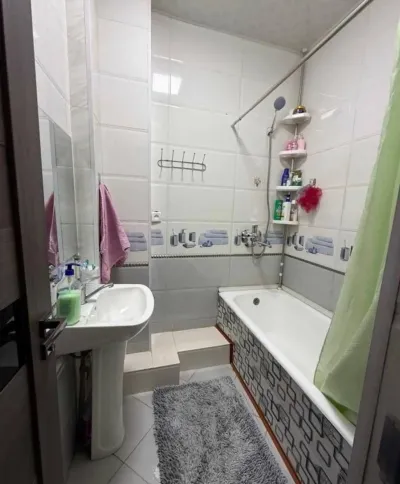 2-комн. квартира, 4 этаж, 70 м², Молодежный Театр