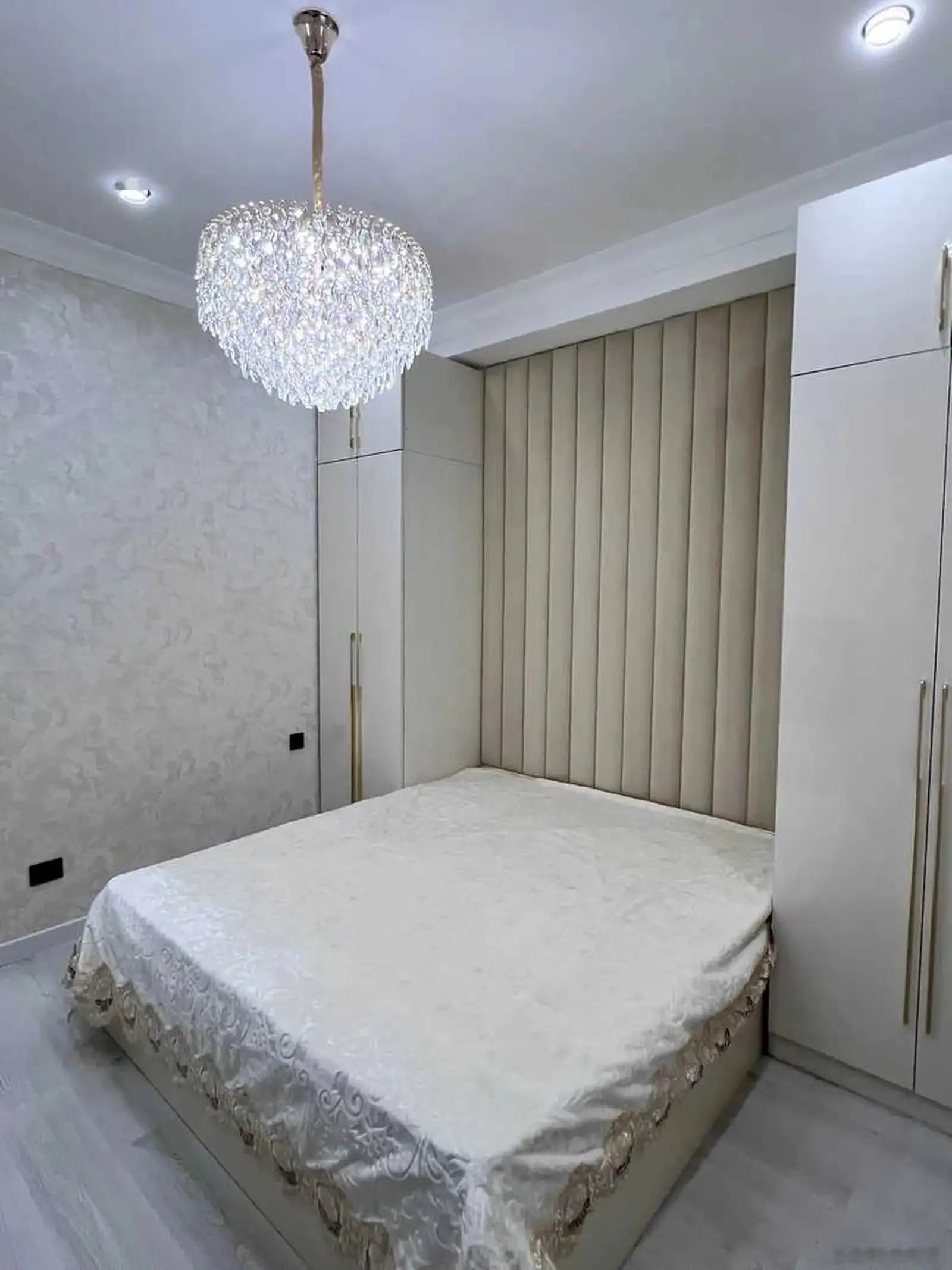 2-комн. квартира, 11 этаж, 65м², боги ботаники