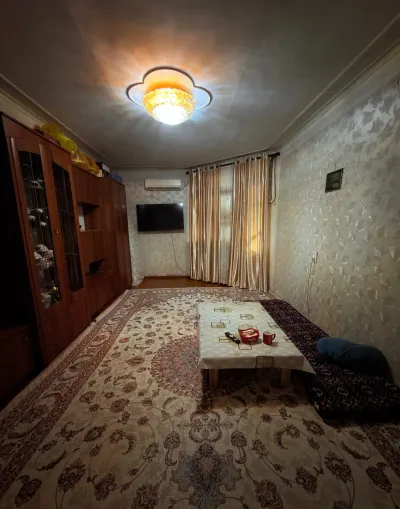 3-комн. квартира, 4 этаж, 60 м², 84 мкр, сзади Ресторан Тайга