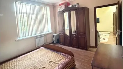 2-комн. квартира, 3 этаж, 55 м², Сино,2, 102 мкр, рядом ресторан Шахриёр