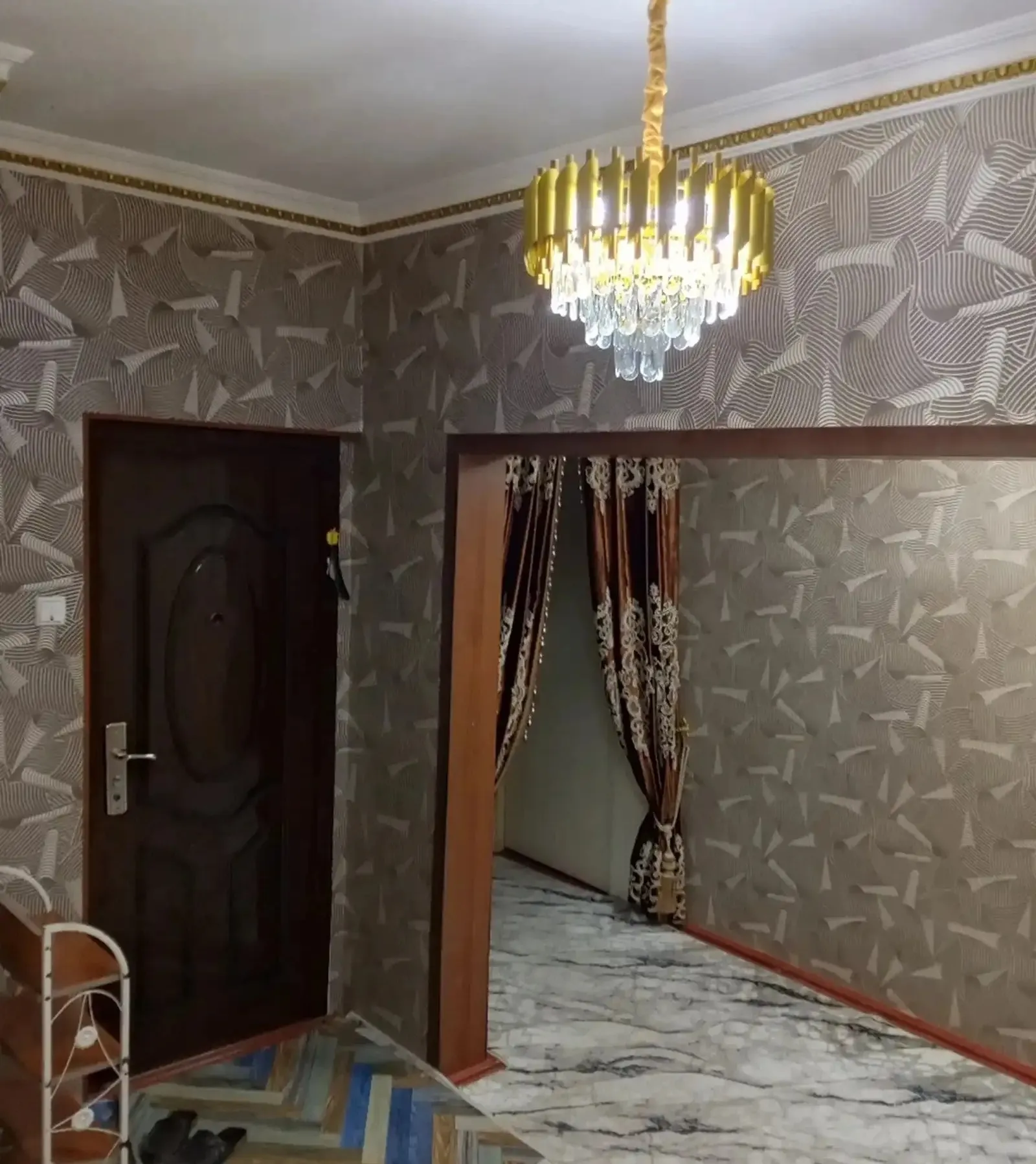 4-комн. квартира, 1 этаж, 80м², 8 мкр