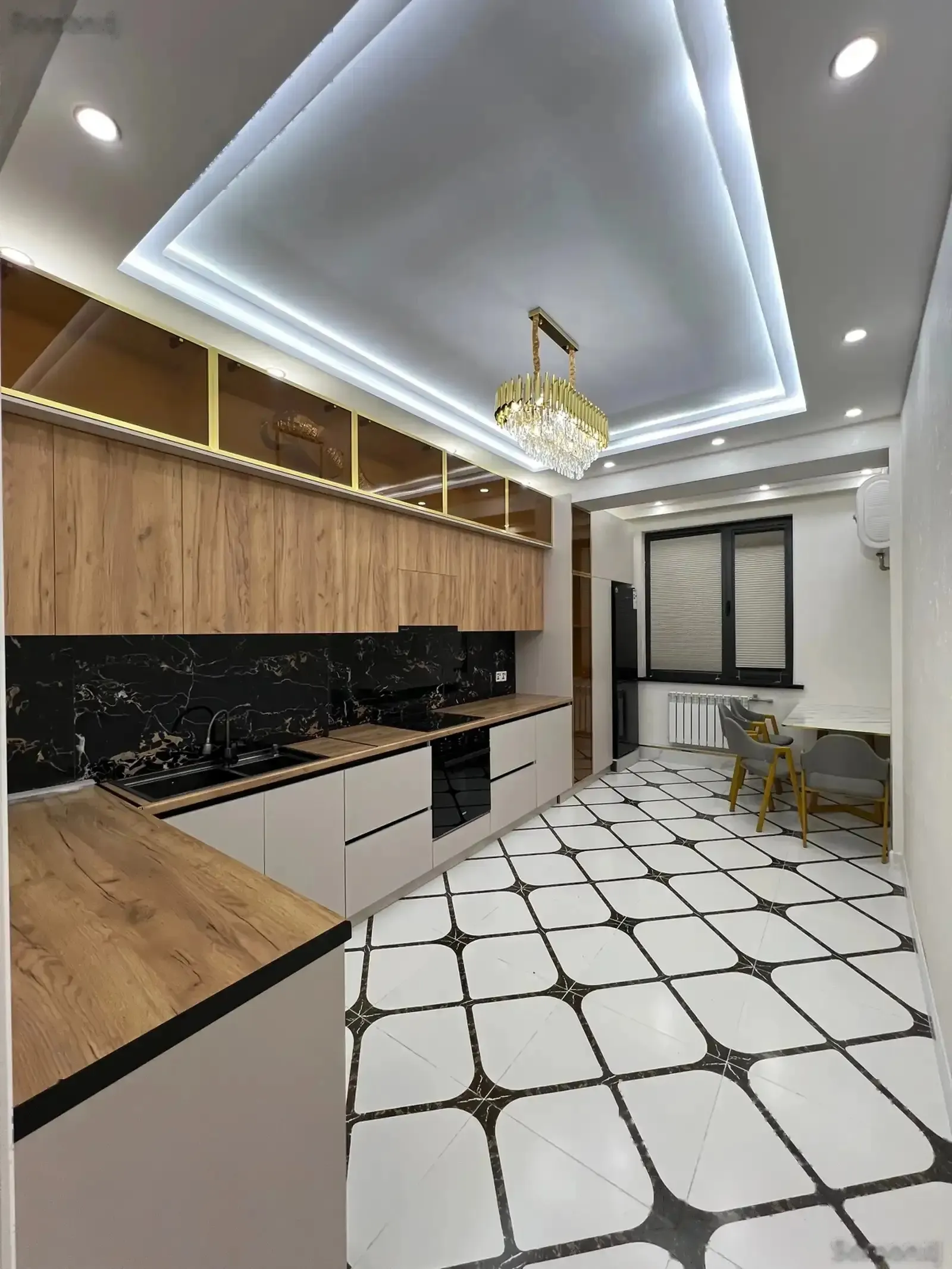 4-комн. квартира, 3 этаж, 120м², 102мкр