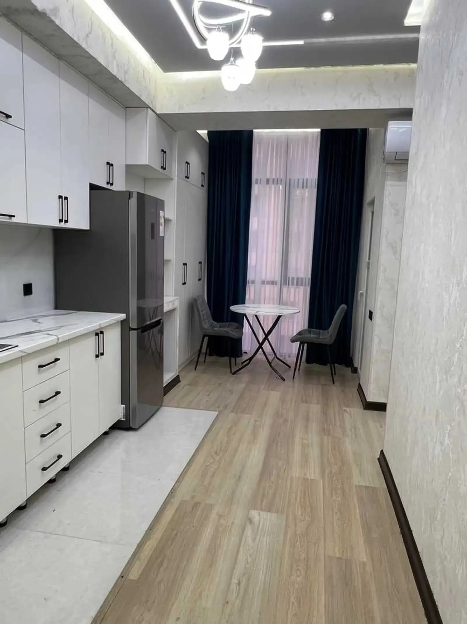 2-комн. квартира, 9 этаж, 50м², Овир, Гранд отель