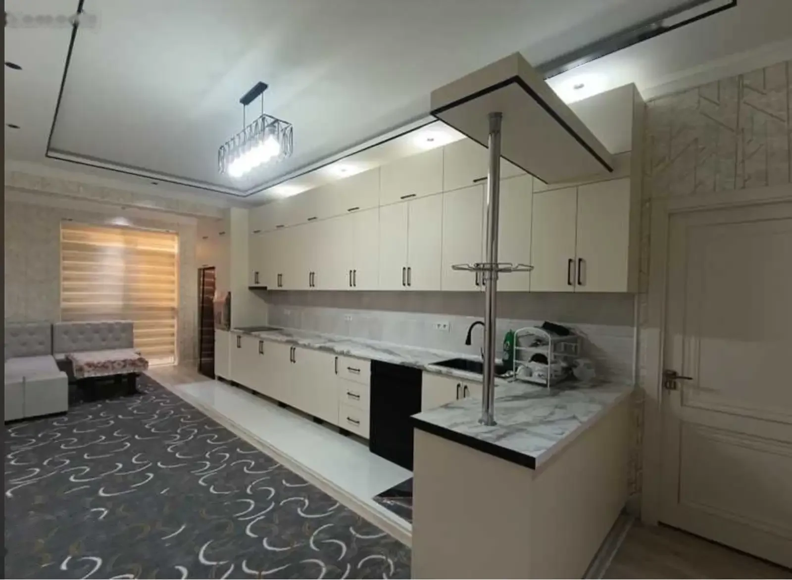 3-комн. квартира, 4 этаж, 133м², Дом печать