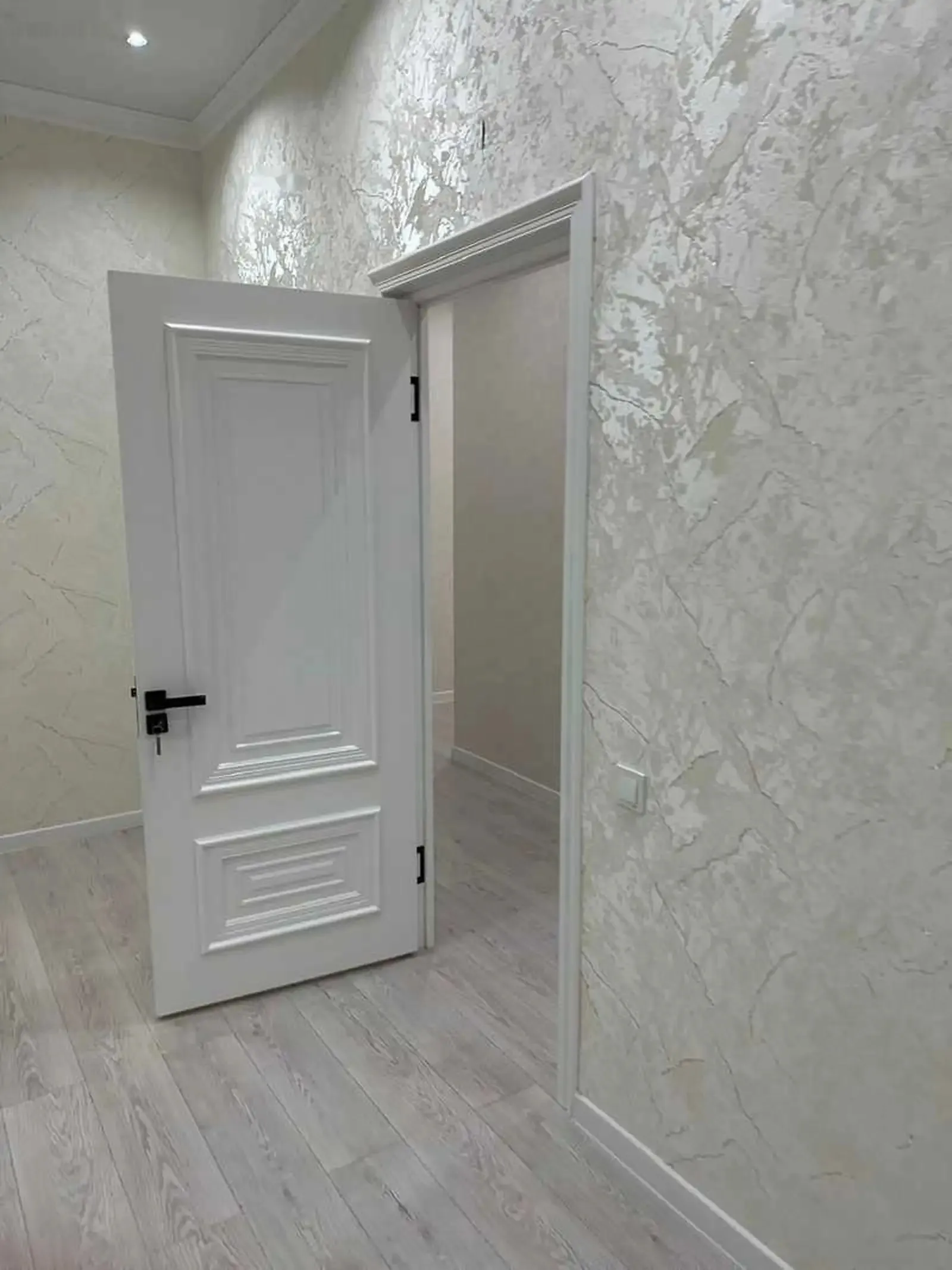 3-комн. квартира, 10 этаж, 80м², Аэропорт