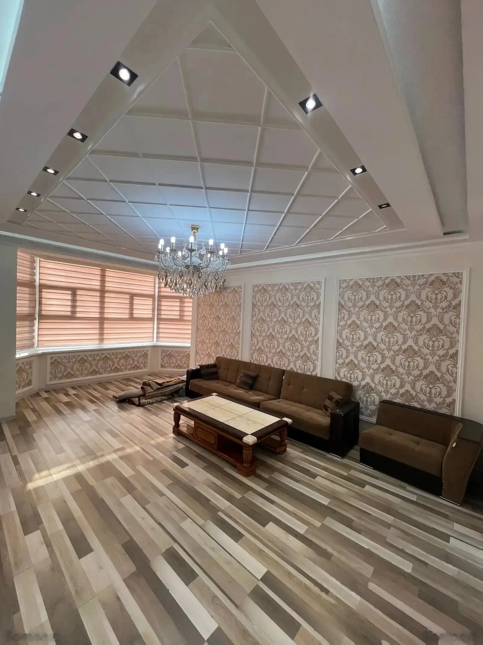 2-комн. квартира, 4 этаж, 97м², Шестопалов 2/3, ориентир Казинои Саидшох, доми Д/З Би 1 маркет