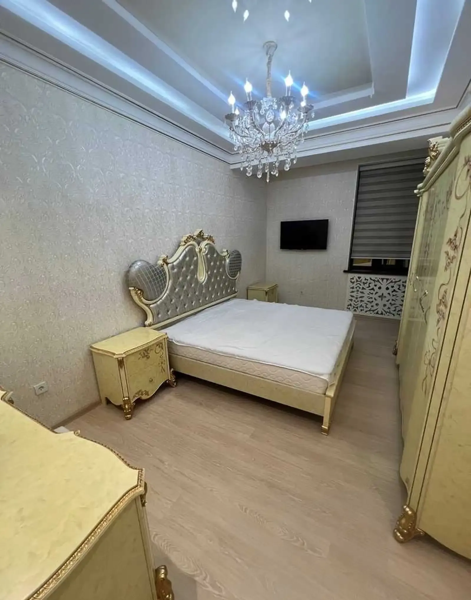 3-комн. квартира, 6 этаж, 122м², Повороти Аэропорт (4-дома)