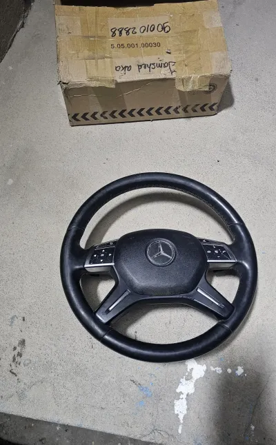 Руль от Mercedes-Benz