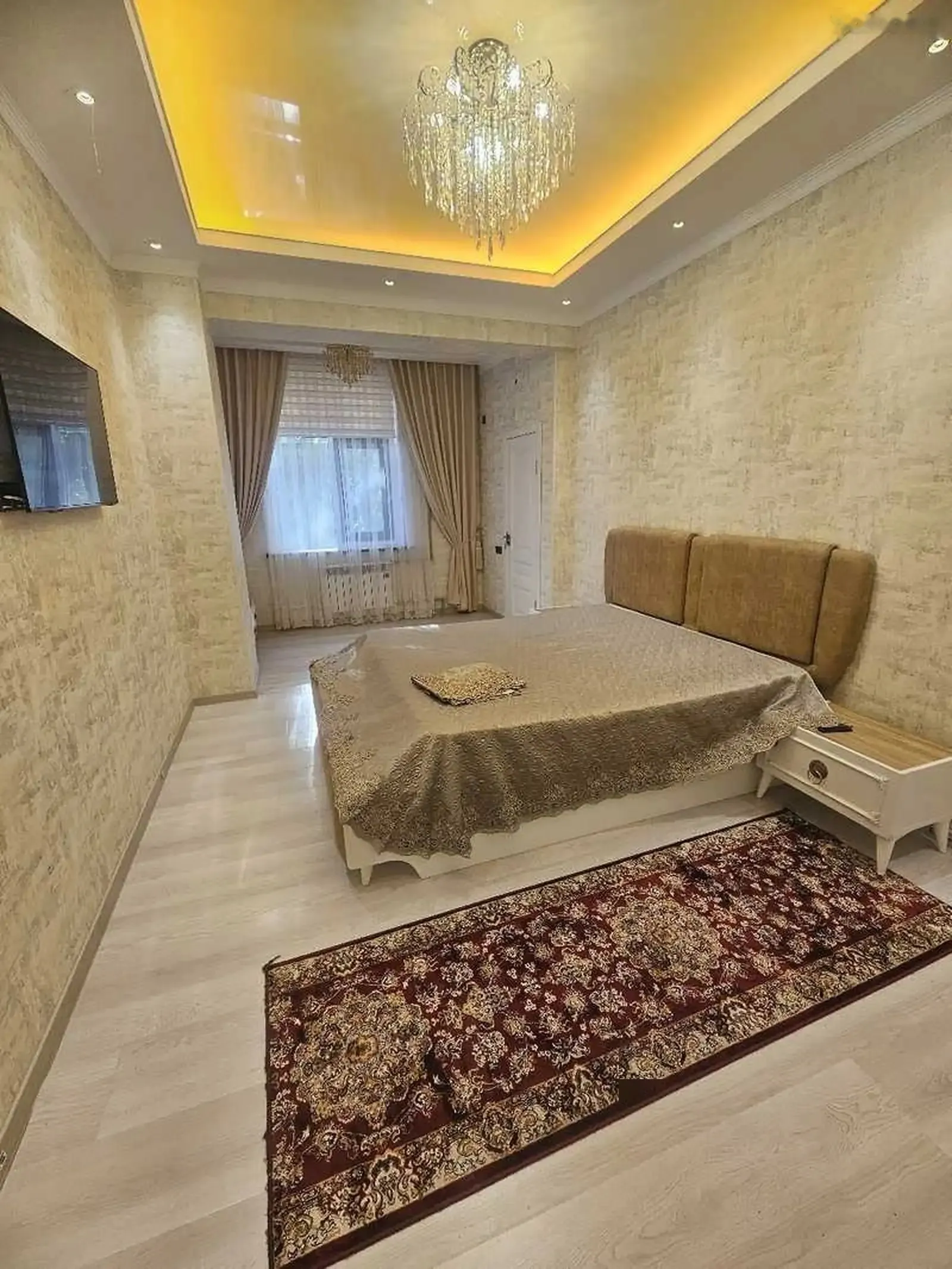 2-комн. квартира, 3 этаж, 80м², Голубой экран