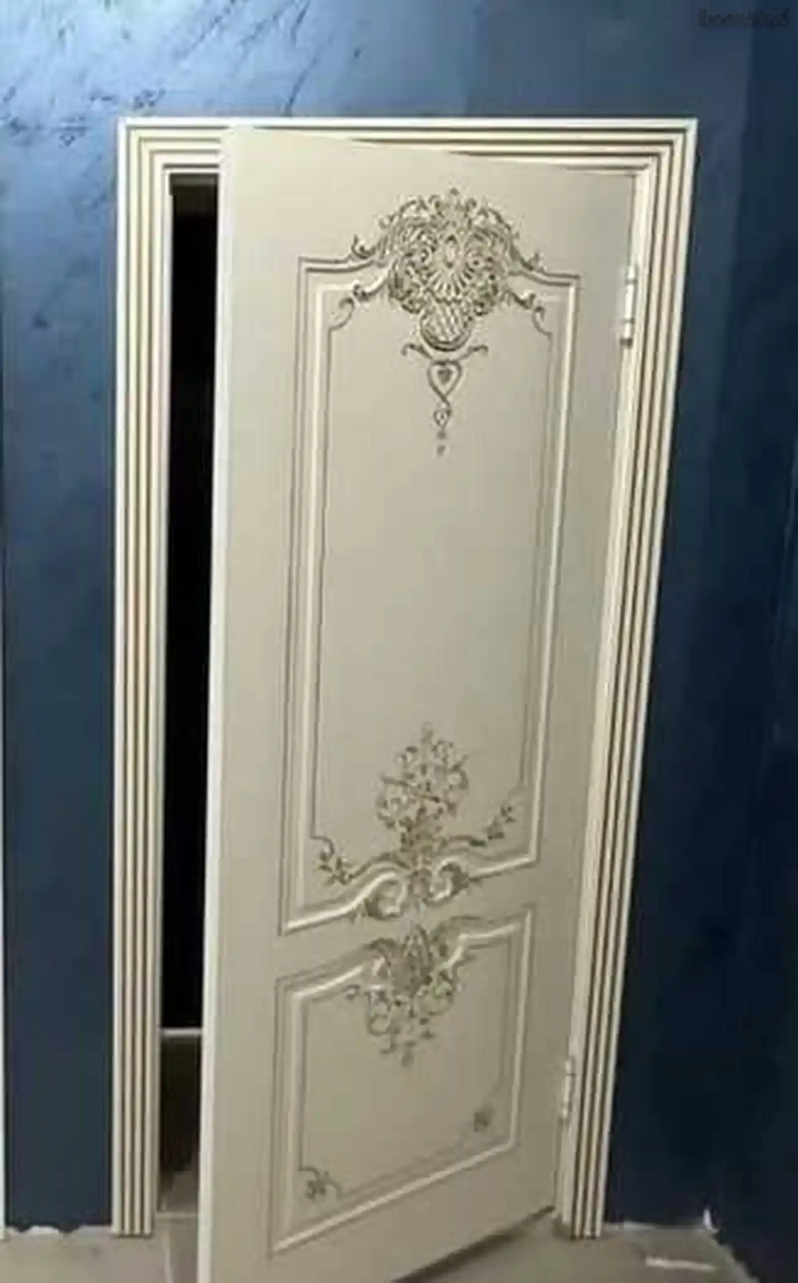 Дверь классическая