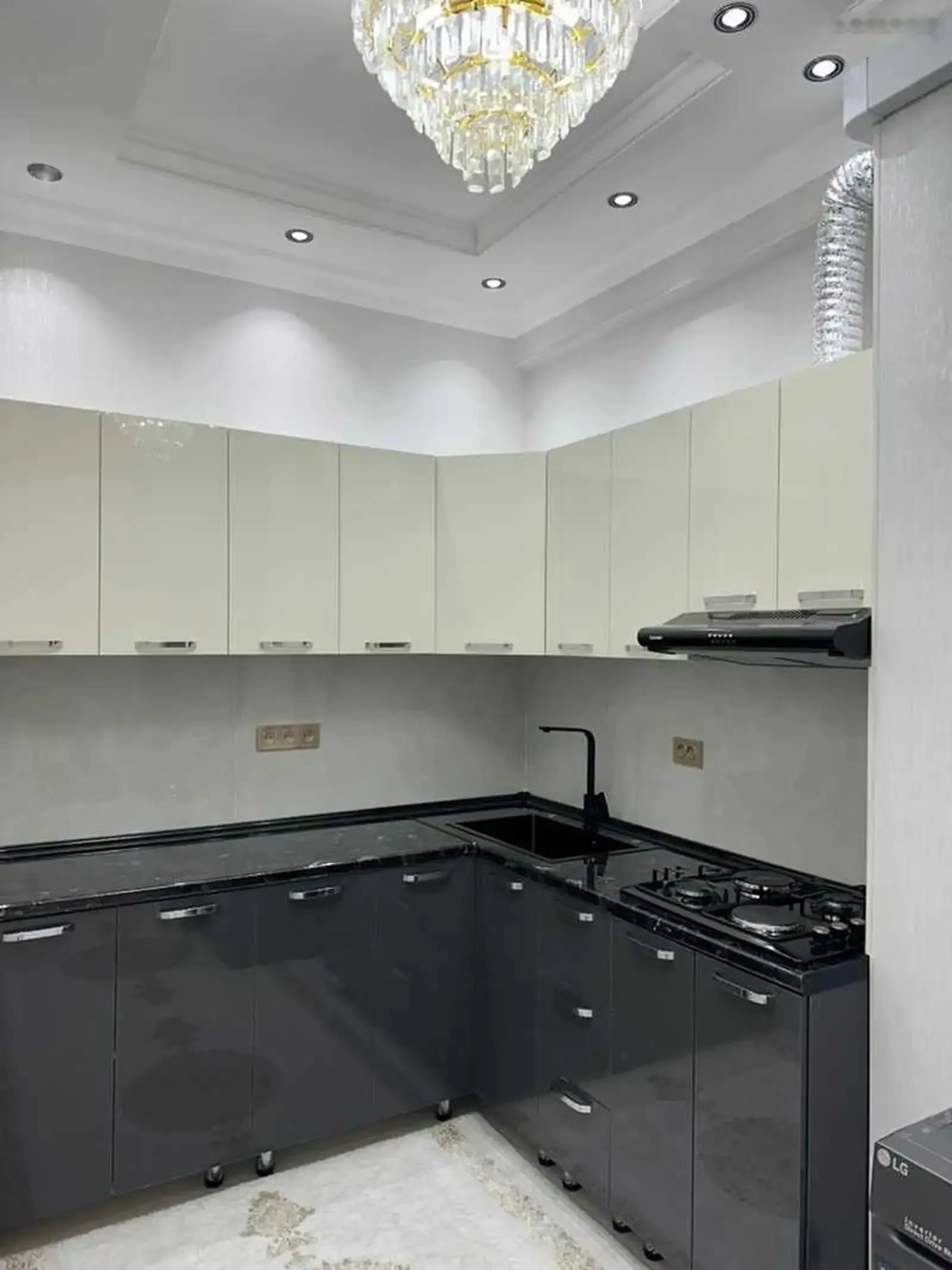 2-комн. квартира, 5 этаж, 80м², Шохмансур
