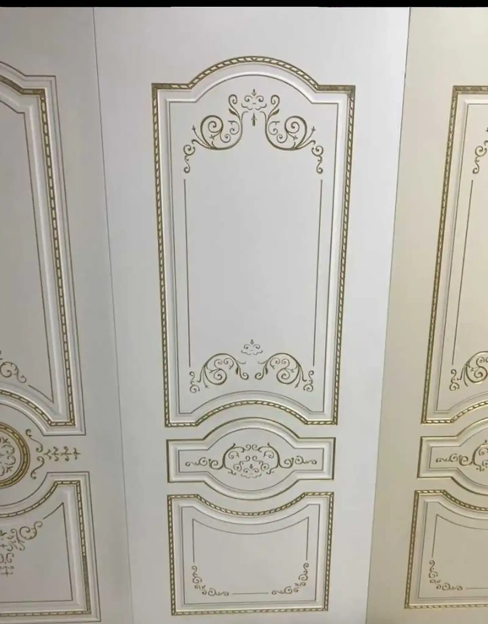 Дверь неоклассическая