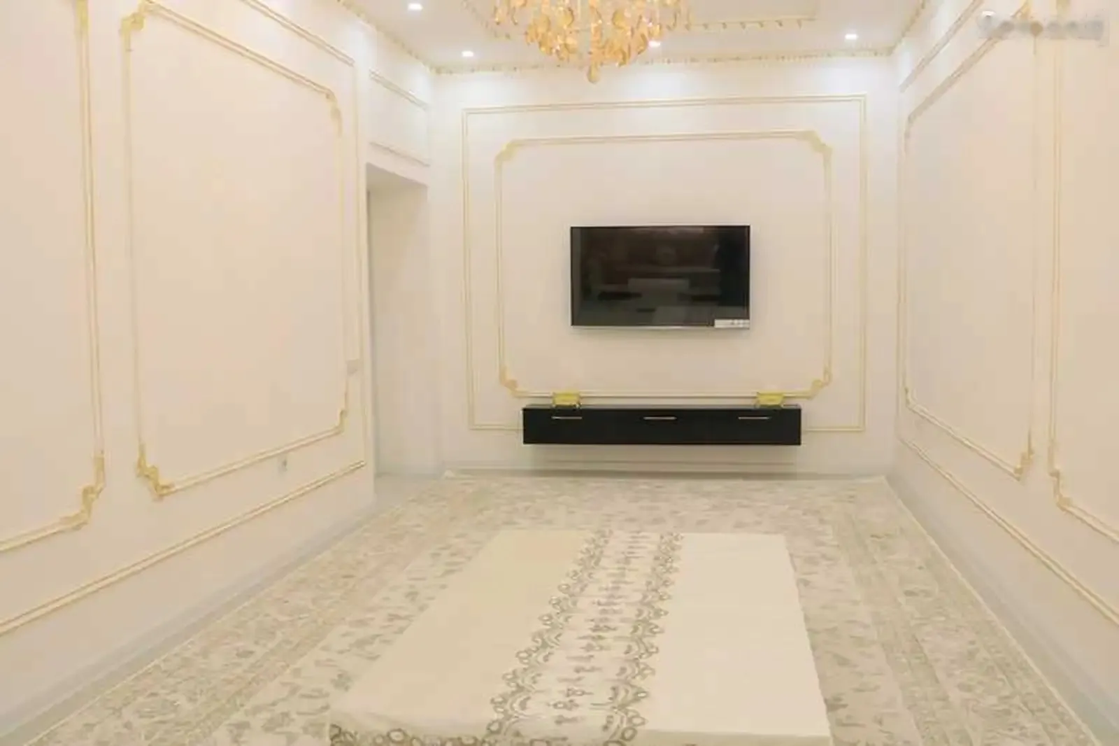 2-комн. квартира, 10 этаж, 110м², голубой экран