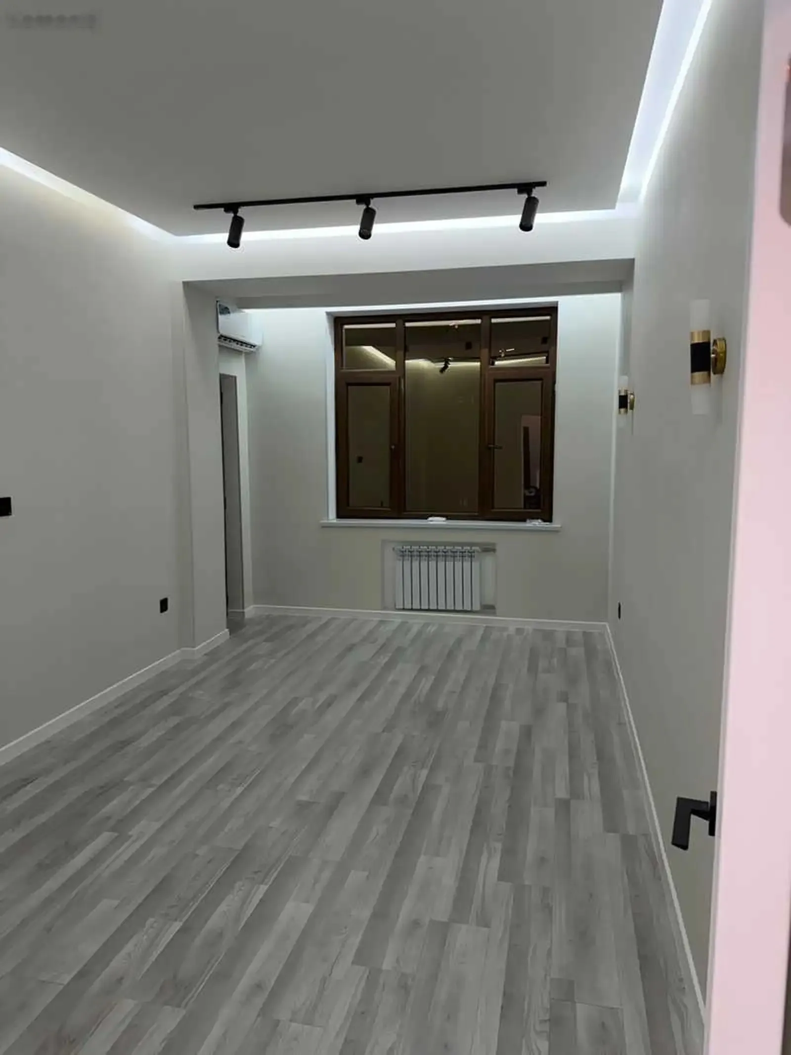 2-комн. квартира, 11 этаж, 68м², Овир