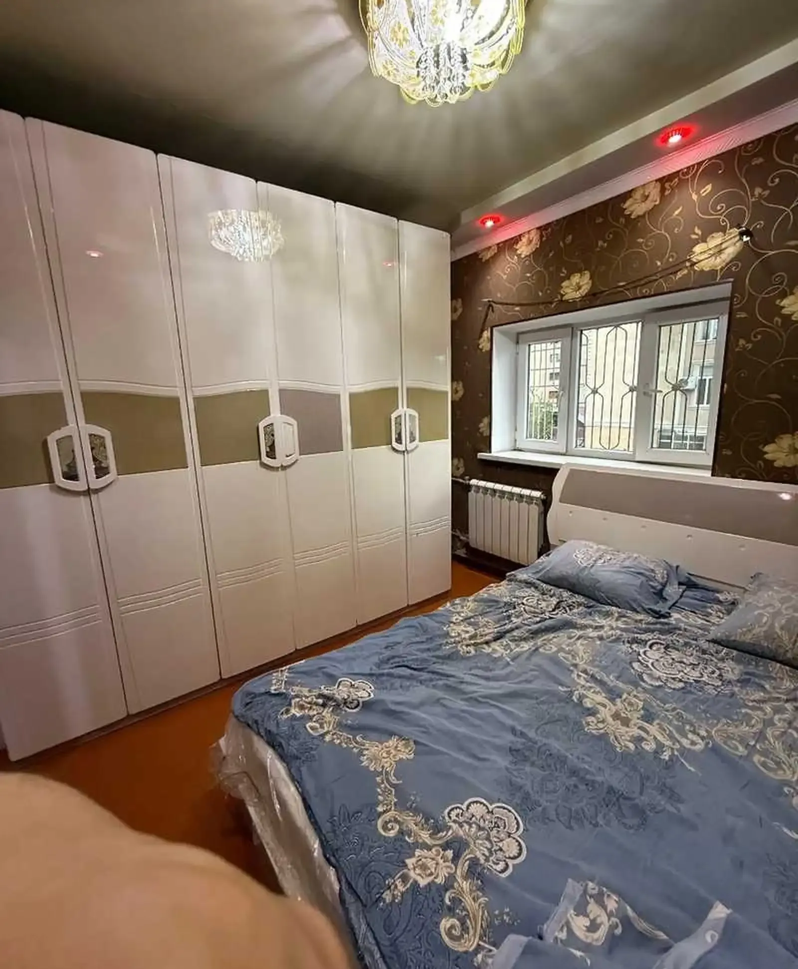 3-комн. квартира, 3 этаж, 80м², Сино