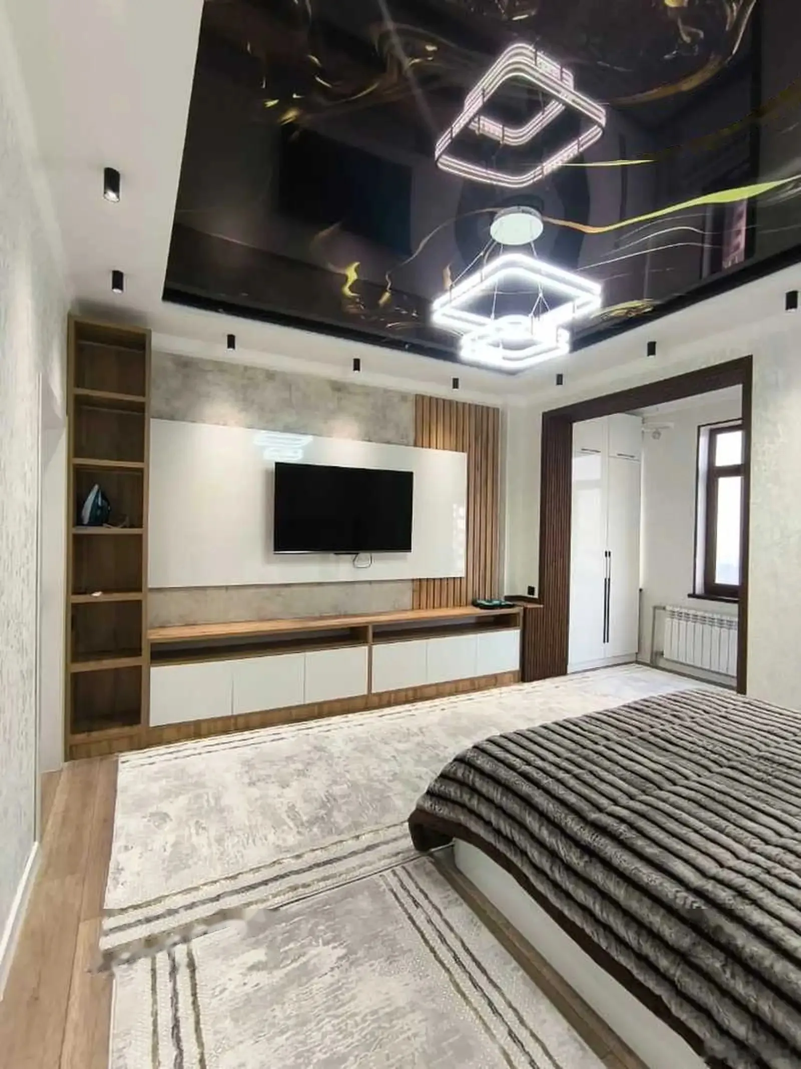 2-комн. квартира, 20 этаж, 72м², Дом печати