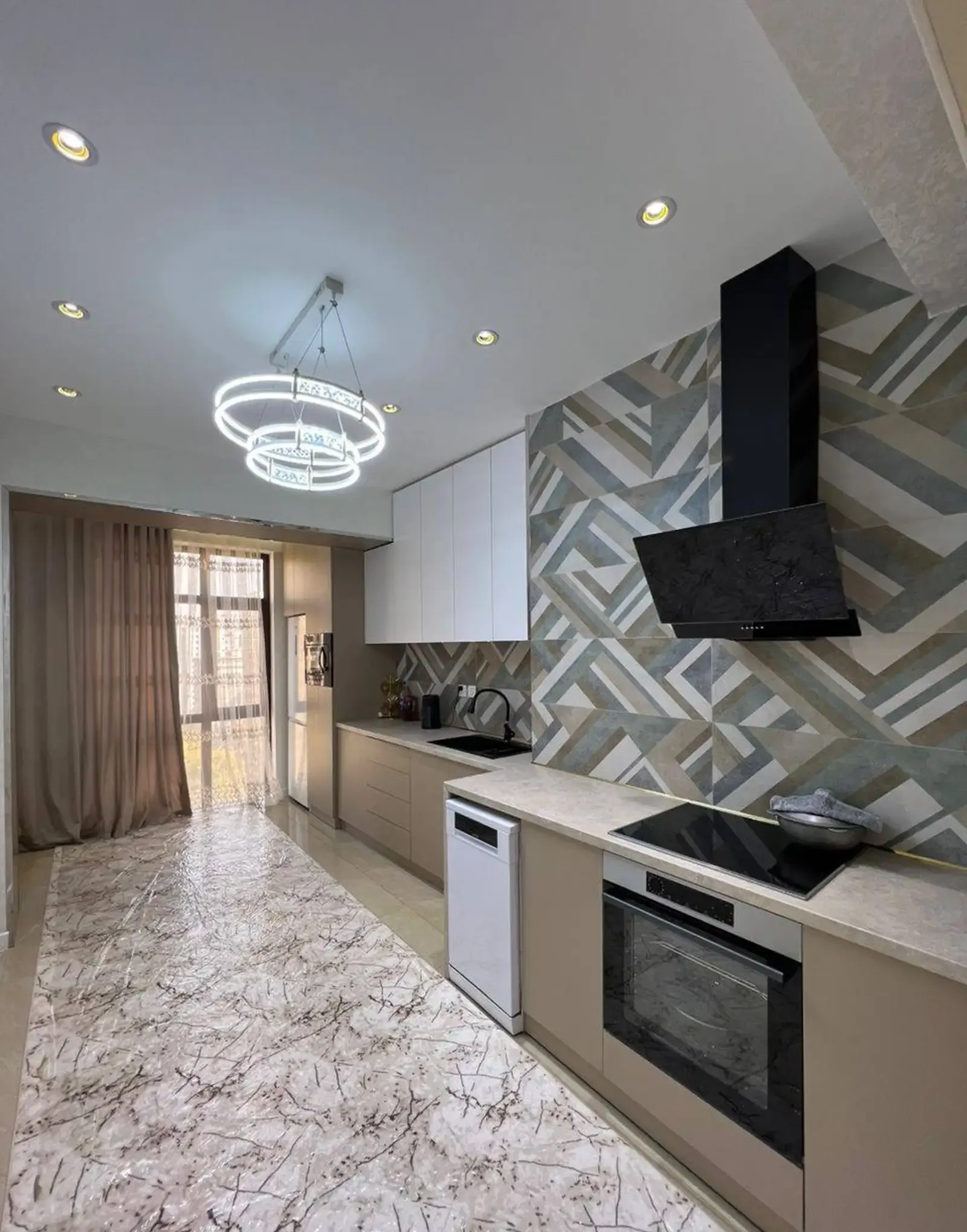 4-к квартира, 1 этаж, 108 м² м², Альфемо гостиница Фирдавси