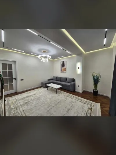 2-комн. квартира, 6 этаж, 77м², зелёный