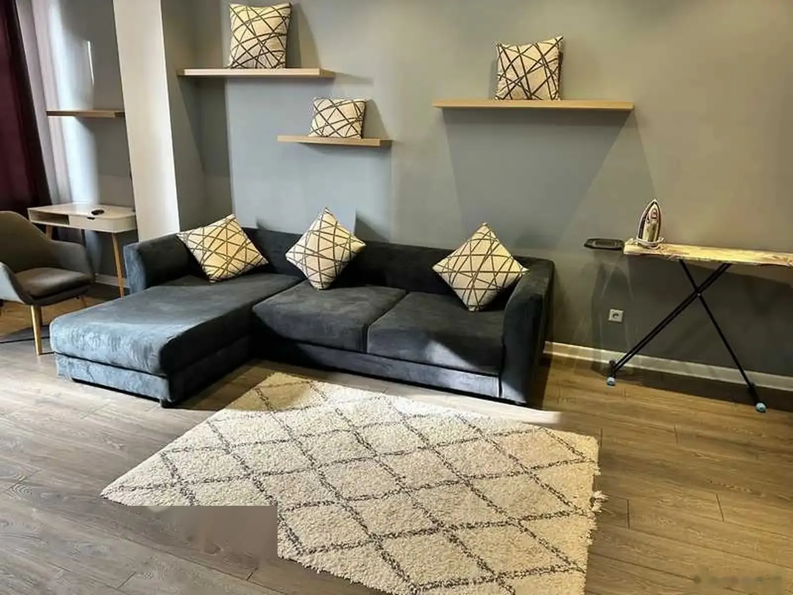 1-комн. квартира, 1 этаж, 73 м², голубой экран