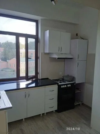 2-комн. квартира, 4 этаж, 70м², голубой экран