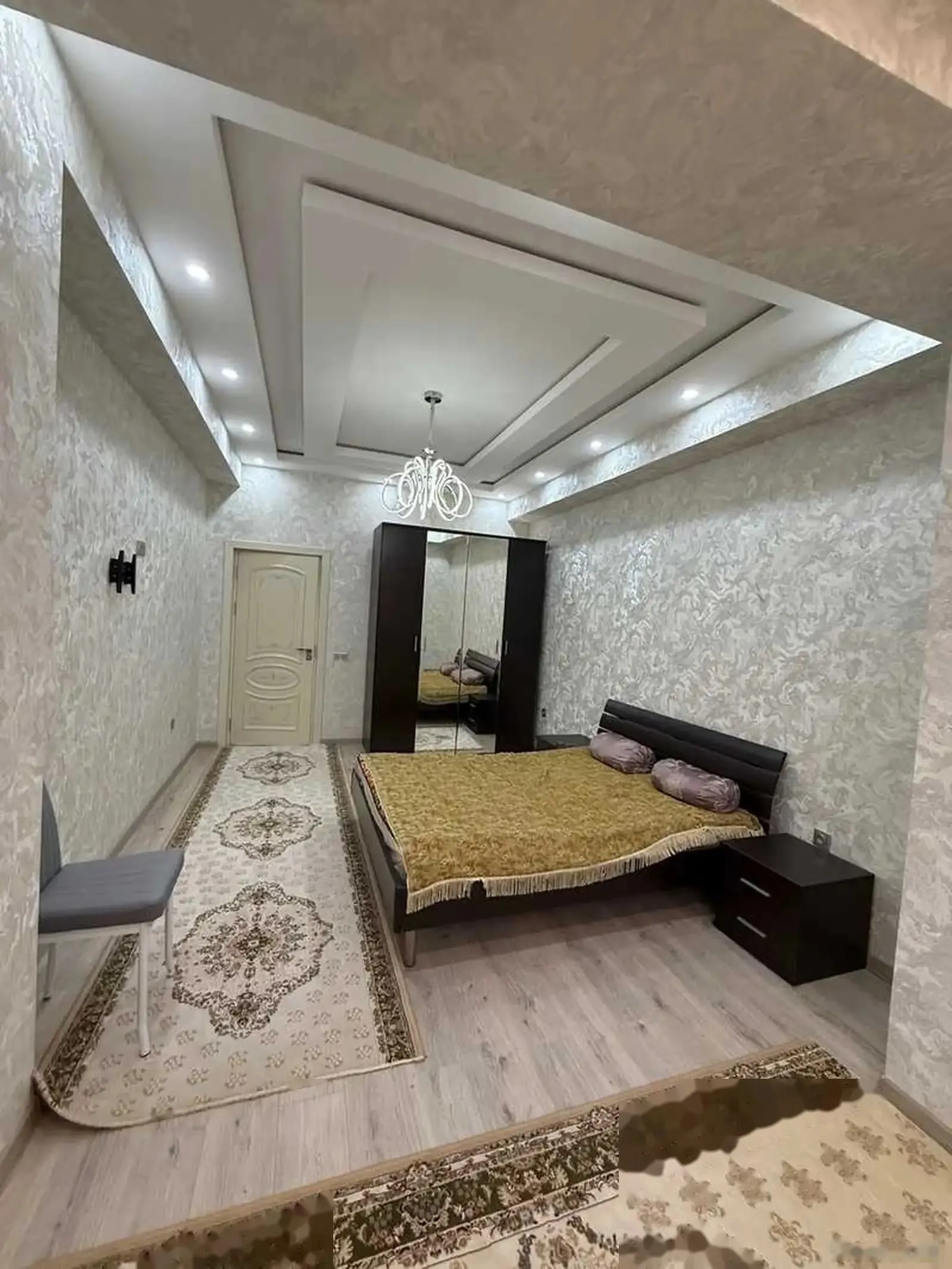 2-комн. квартира, 12 этаж, 80м², голубой экран