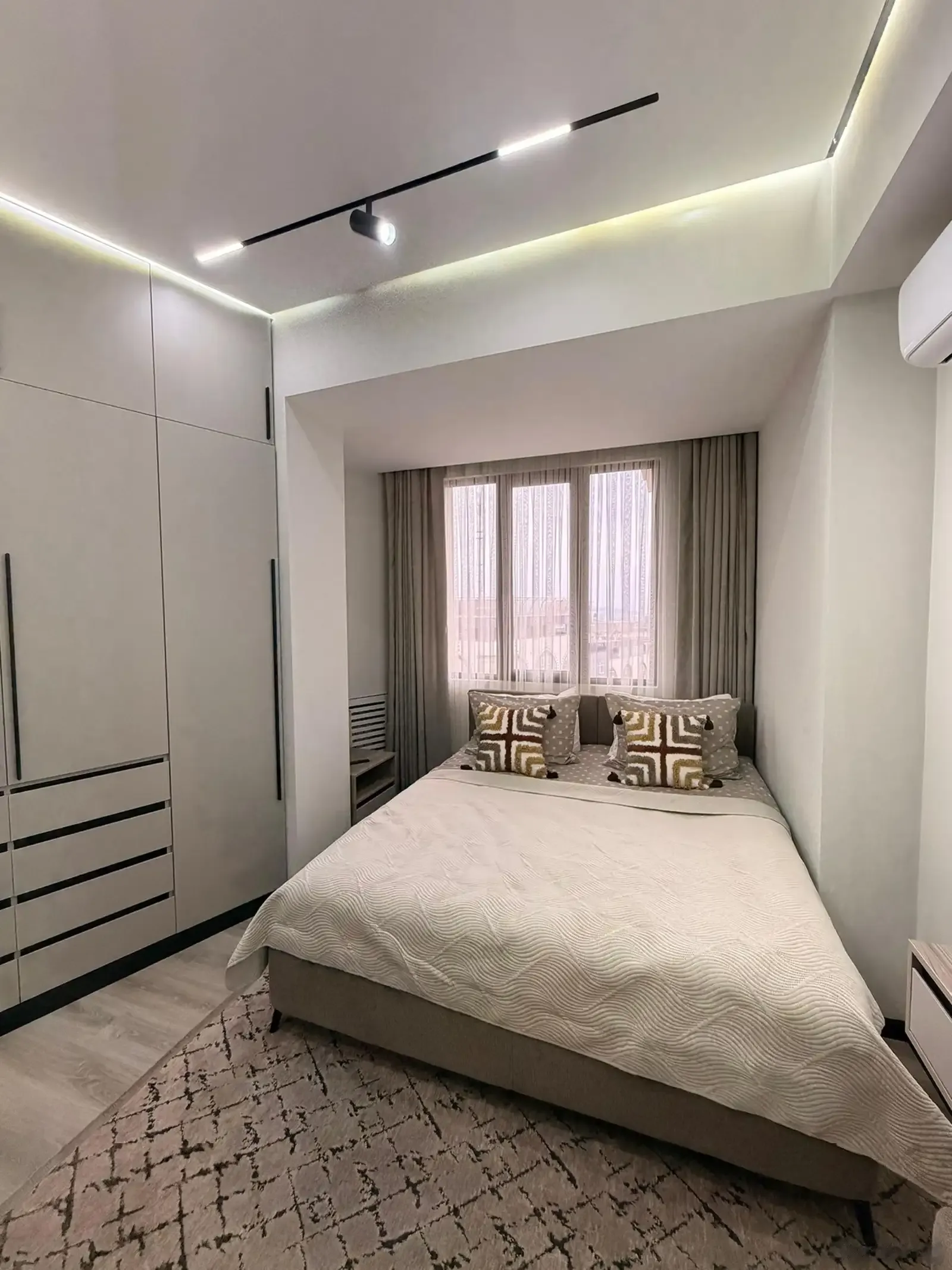 3-комн. квартира, 18 этаж, 87 м², Овир, Дом Пули Сангин, Ёвар