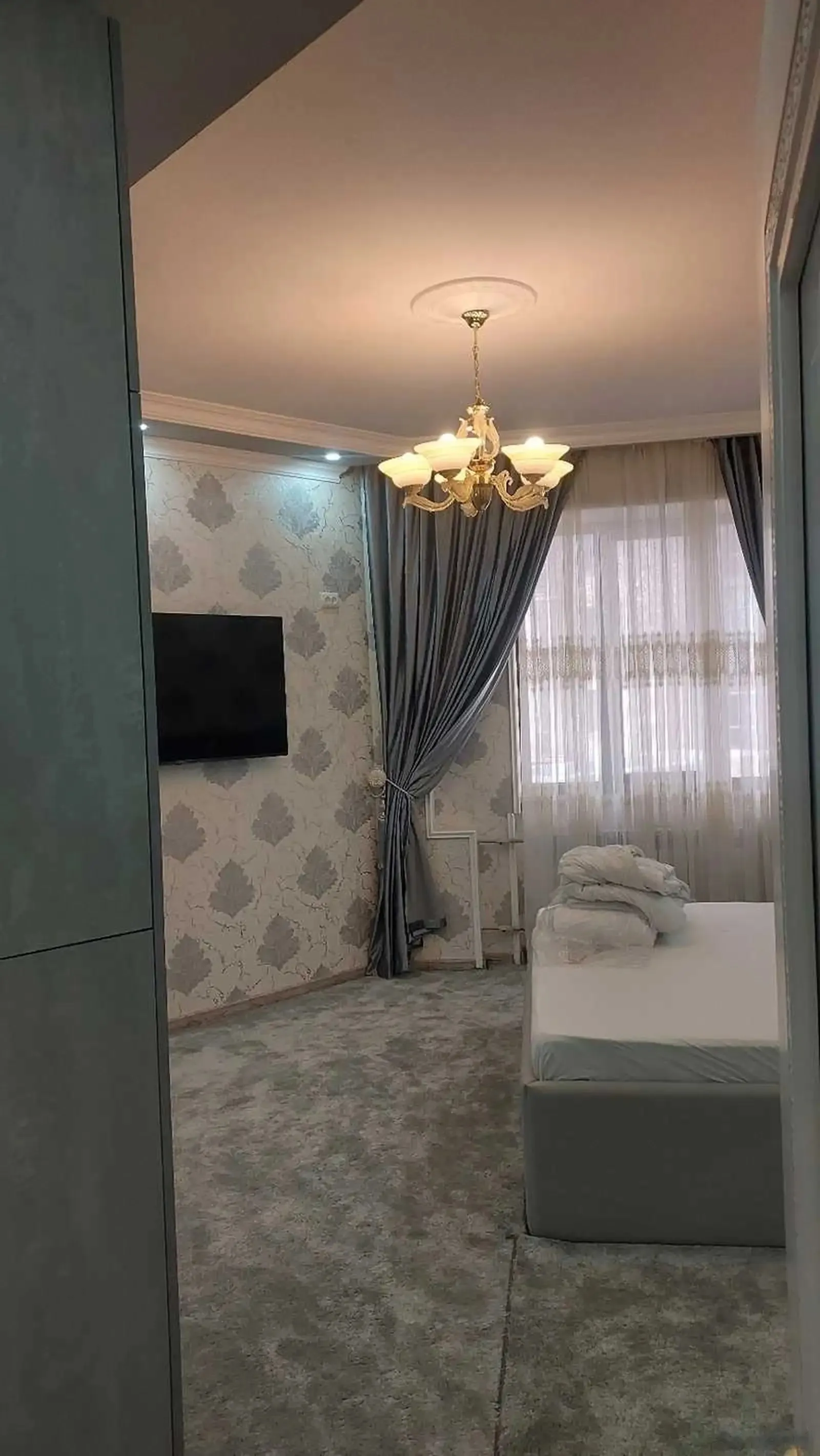 3-комн. квартира, 6 этаж, 140м², И Сомони, Овир, Дом Пули Сангин, Ёвар