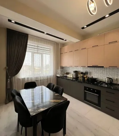 2-комн. квартира, 3 этаж, 85 м², Дуоб, Наздикии Ёкут 2000